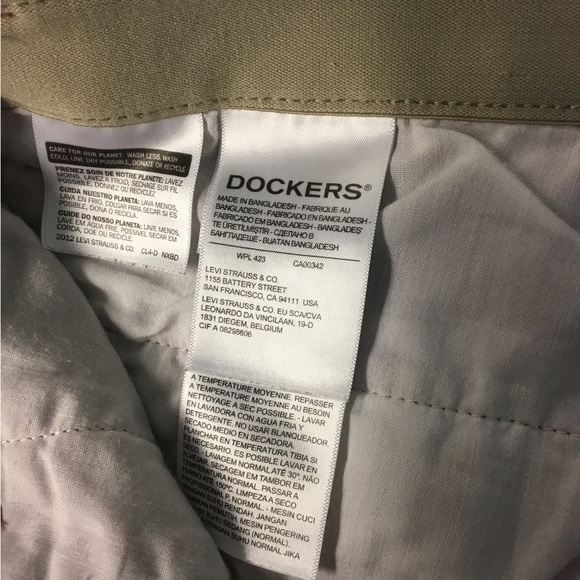 Dockers Men’s Shorts - Size 36.- EUC - Picture 3 of 5